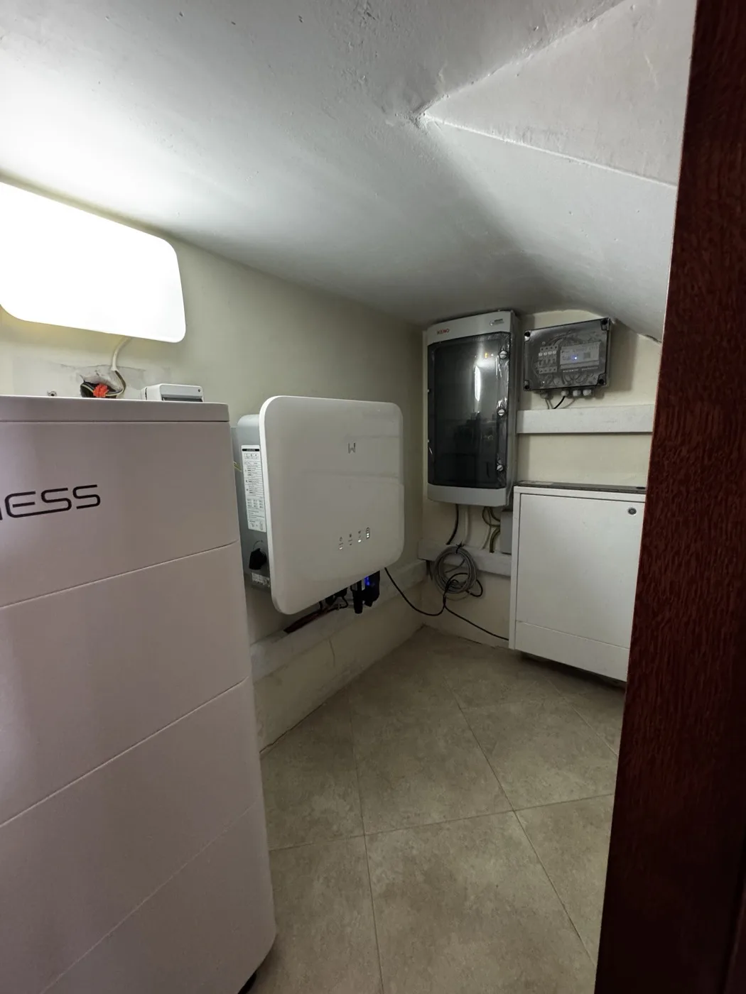 Magazyn energii Dyness 21,3 kWh zamontowany przez NEXBE, Grzędzice